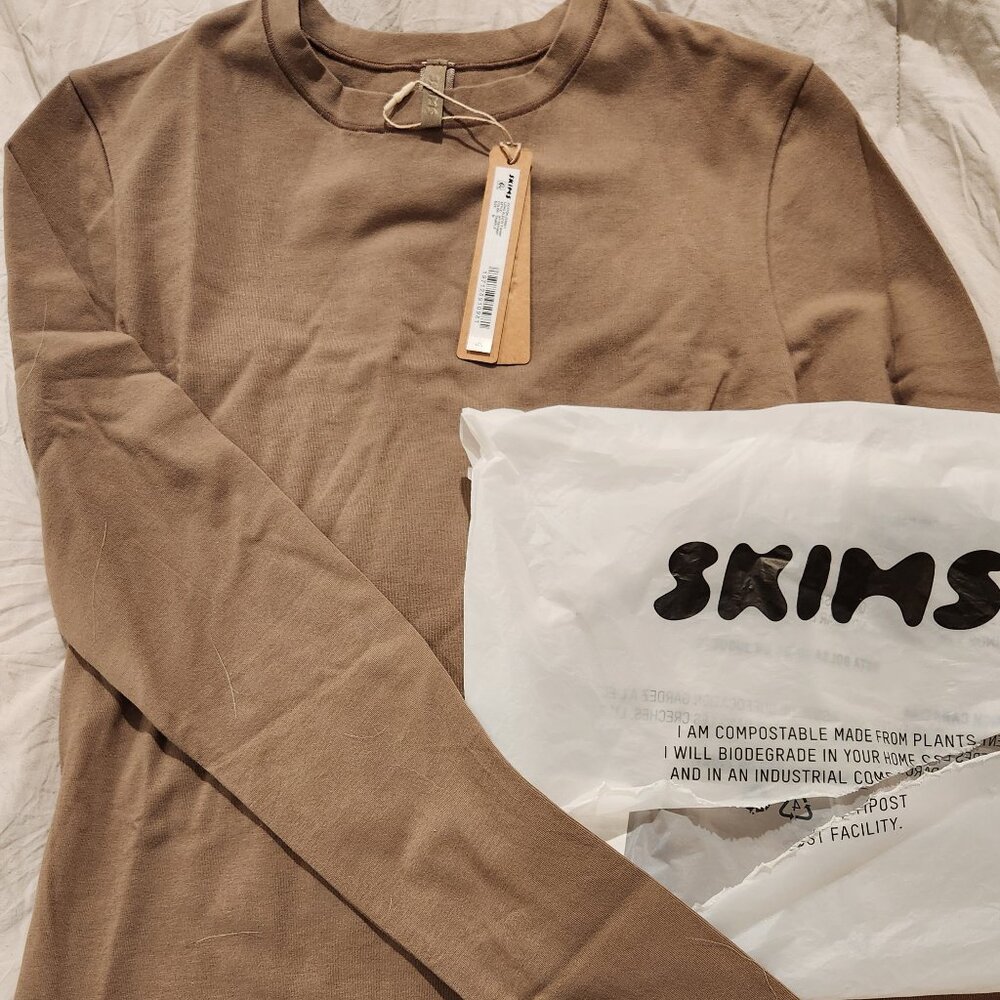 NWT SKIMS cotton jersey long sleeve top size medium.DISCONTINUED color TRUFFLE.*